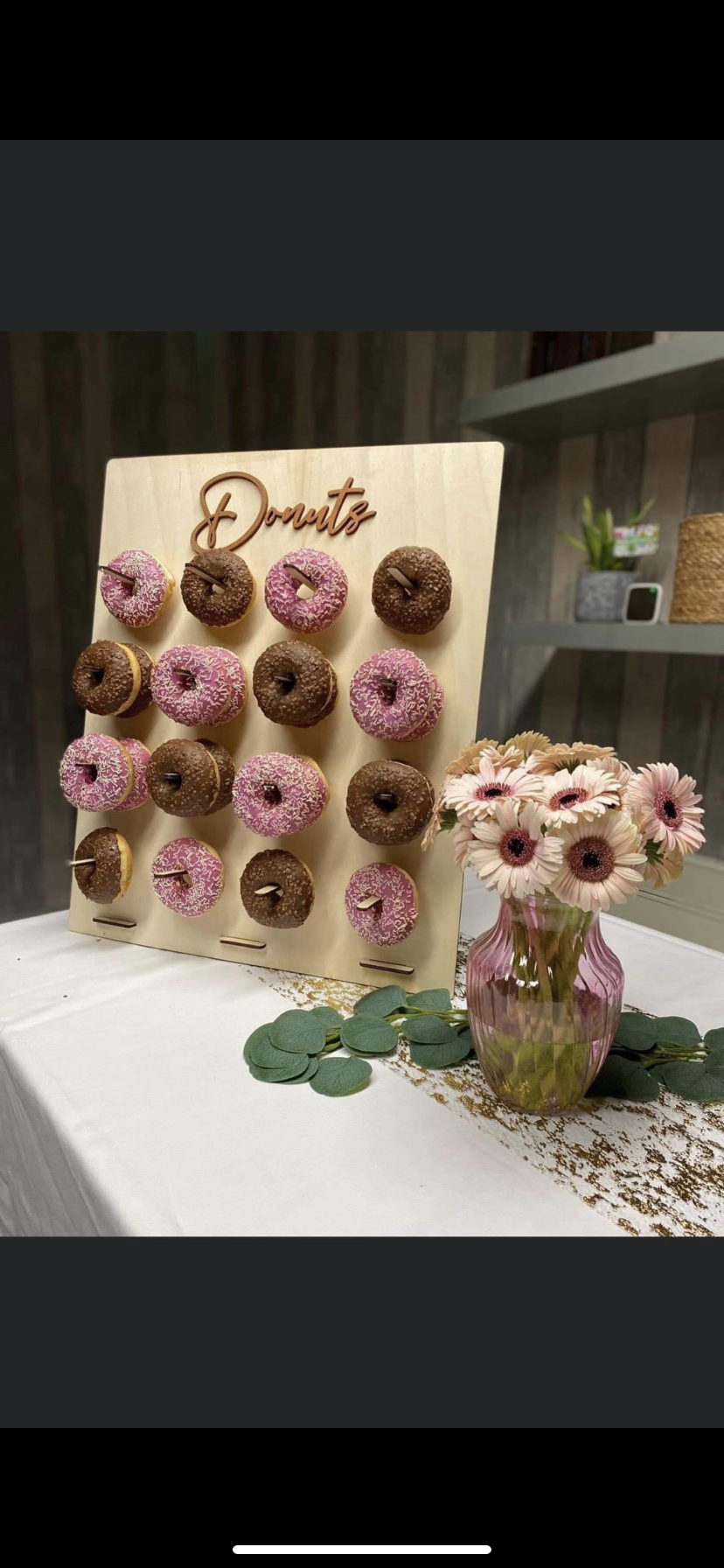 Houten donut wall