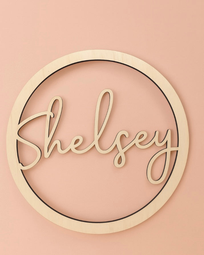 Gepersonaliseerde naamcirkel met hanger.