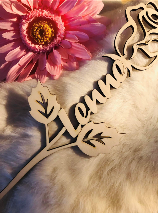 Houten roos. Gepersonaliseerd met naam.