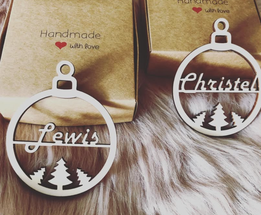 Kerstbal met naam 2 kopen + 3de gratis!